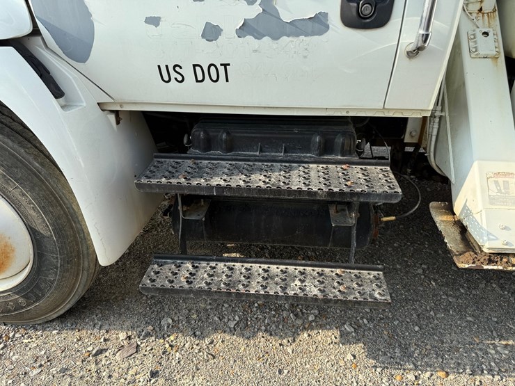 2007-international-durastar-4300-image-92