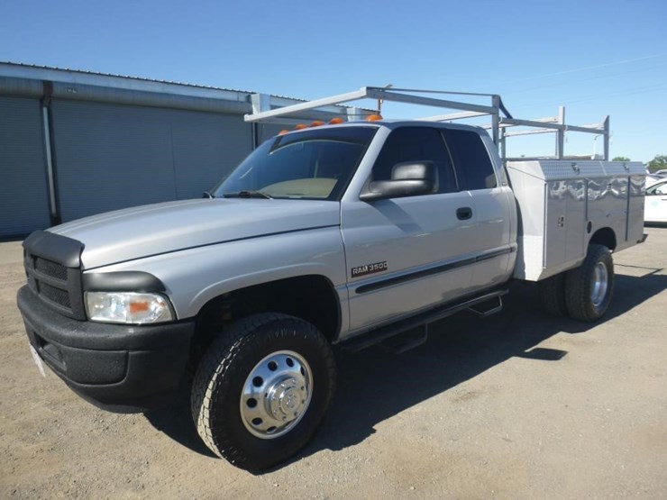 1999-dodge-ram-3500-image-1