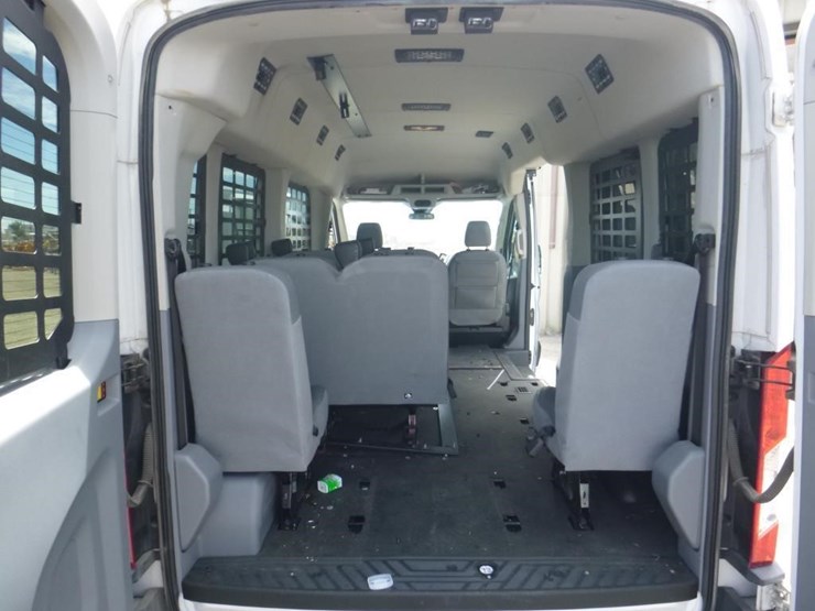2019-ford-transit-image-8