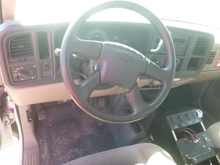 2007-chevrolet-2500-image-13