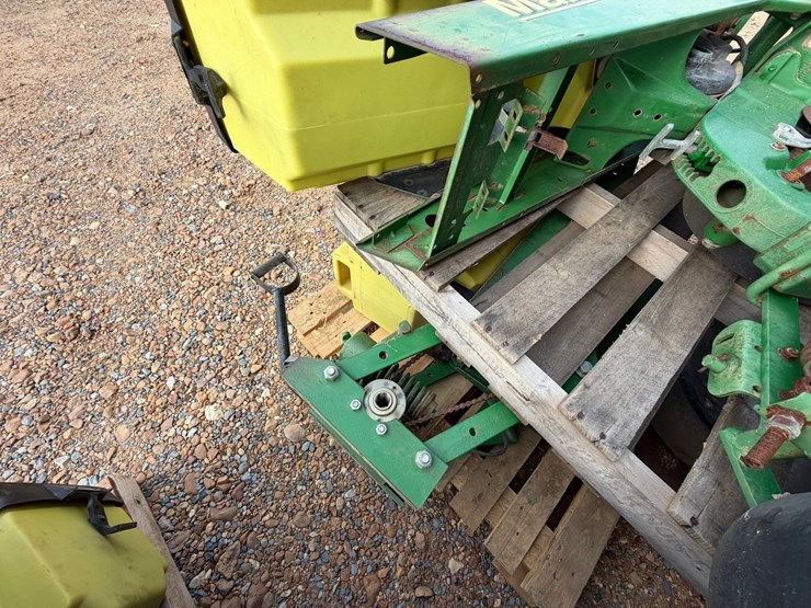 #2666-•-lot-of-(12)-john-deere-max-emergexp-planter-units-inv#2666-image-4
