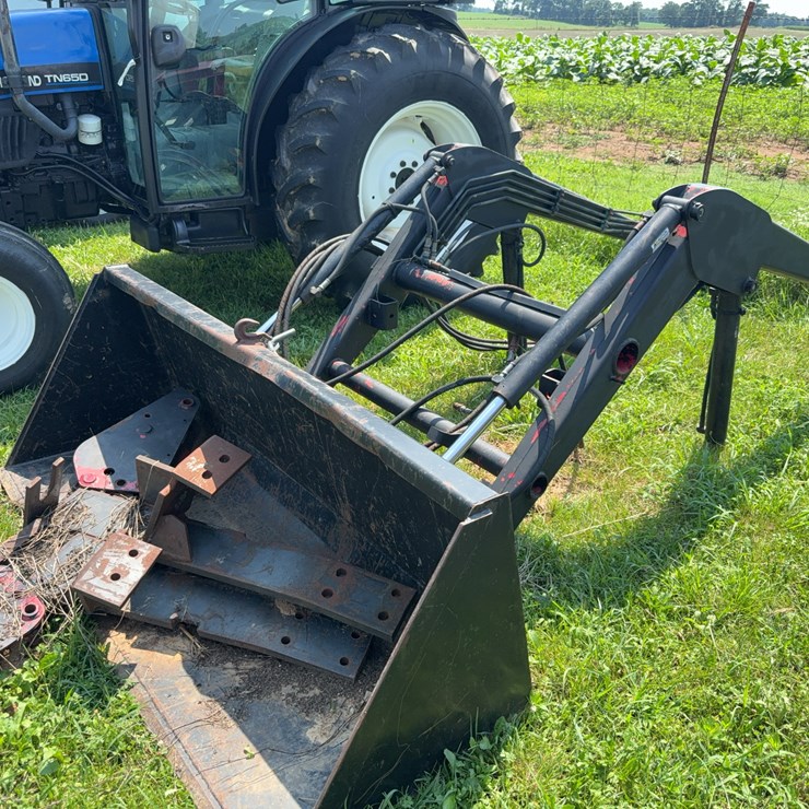 Loader with bucket to fit New Holland TN