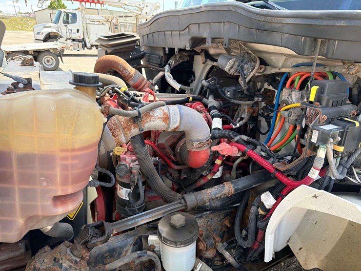 2019-international-durastar-4300-image-44