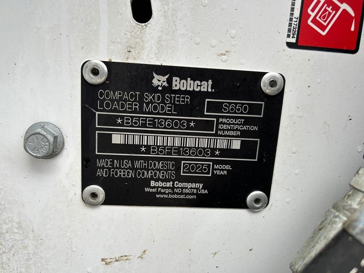 2024-bobcat-s650-image-25