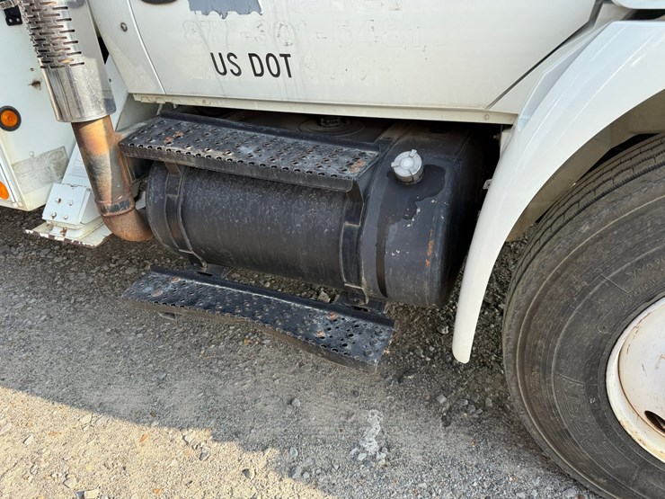 2007-international-durastar-4300-image-105