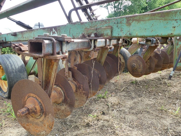 john-deere-235-image-7