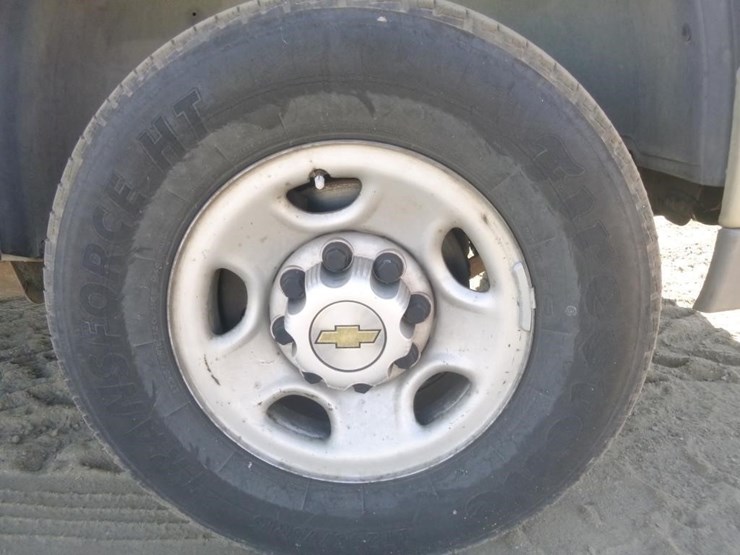 2003-chevrolet-silverado-2500hd-image-28