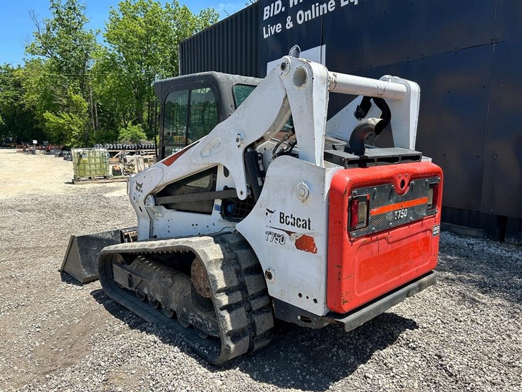 2017-bobcat-t750-image-2