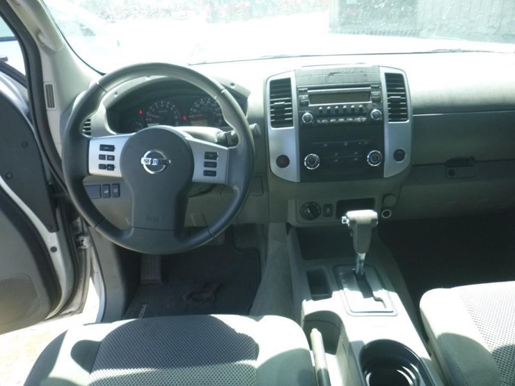 2016-nissan-frontier-image-9