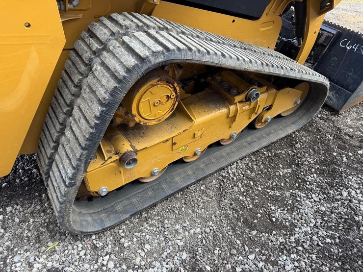 2020-caterpillar-249d3-image-19