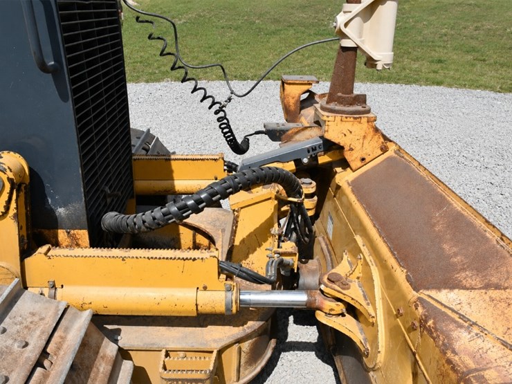 2008-deere-700j-xlt-image-4