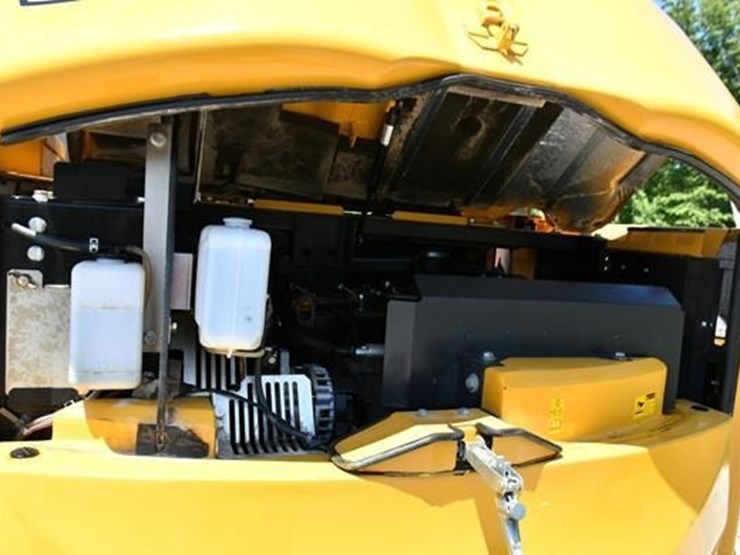 2021-deere-85g-image-12