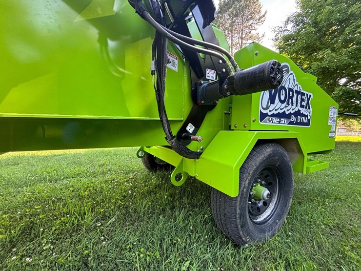 #157-•-2024-vortex-v12-31-towable-brush-chipper-image-22
