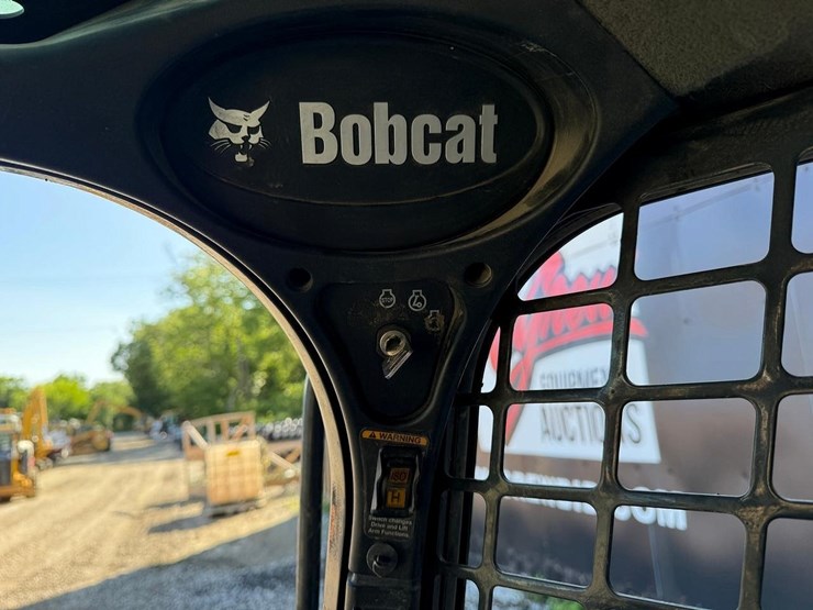 2015-bobcat-s650-image-20