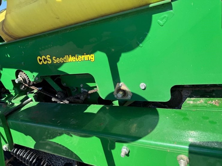 2015-john-deere-1990-image-16