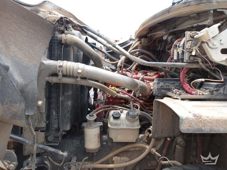 2016-freightliner-108sd-image-8