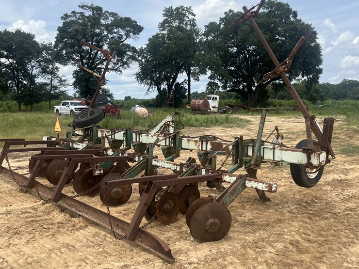 kmc-6-row-ripper-bedder-image-3