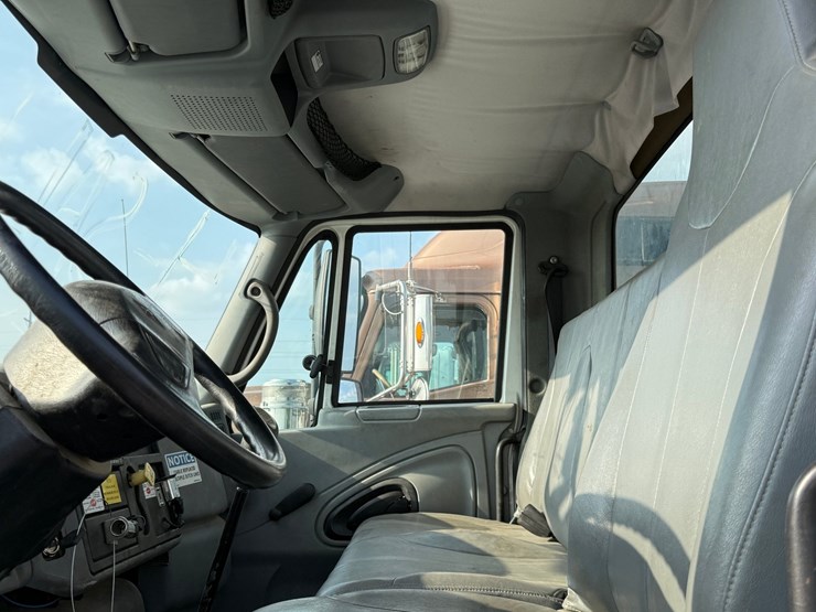 2007-international-durastar-4300-image-110