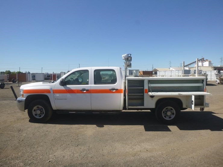 2009-chevrolet-3500-image-5