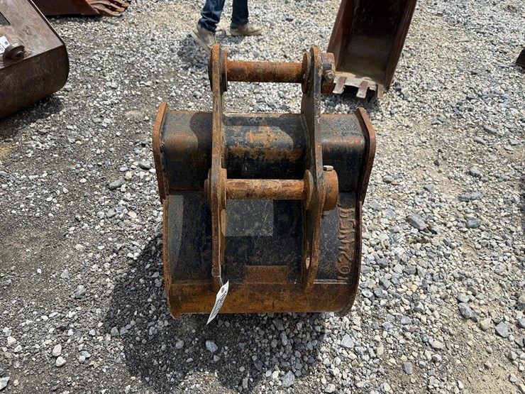 tag-24”-excavator-bucket-image-3