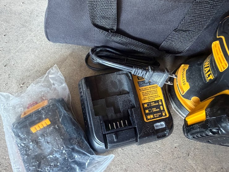 #22-•-dewalt-sander-image-4