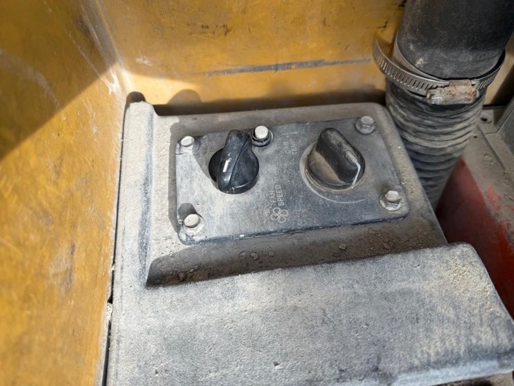caterpillar-tl642-image-46