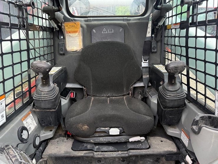 2022-bobcat-t770-image-20