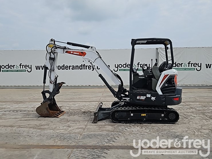 2022-bobcat-e32-image-3