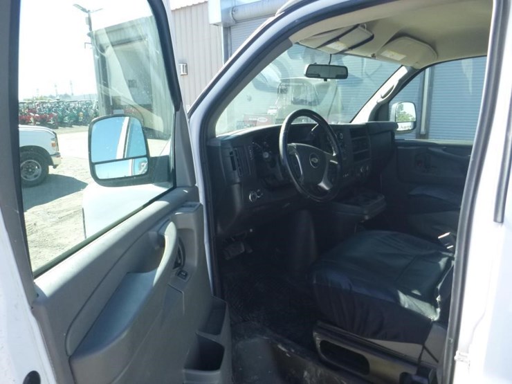 2015-chevrolet-express-2500-image-5