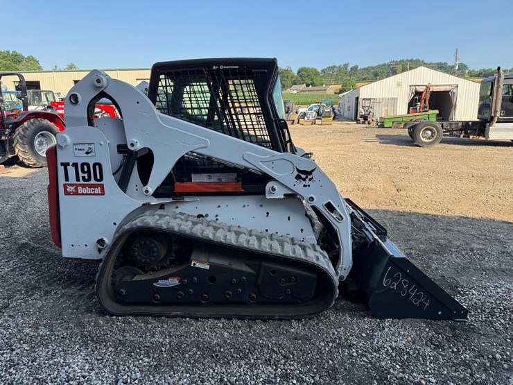 2011-bobcat-t190-image-5
