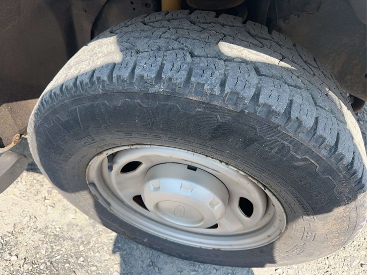 2014-ford-f250-xl-image-13
