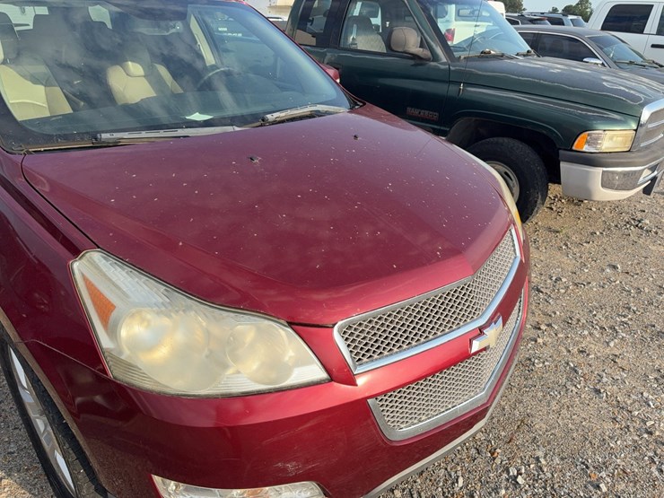 2010-chevrolet-traverse-image-5