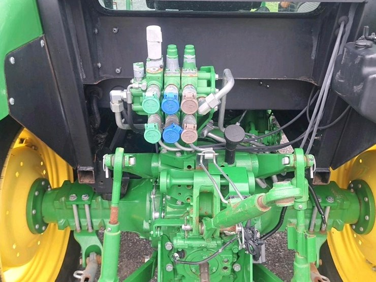 2019-john-deere-5090e-image-25