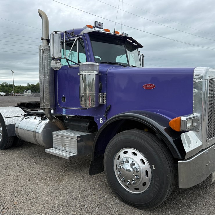 2000 PETERBILT 378