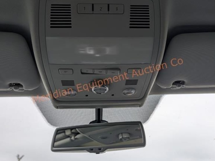 2013-volkswagen-touareg-image-18