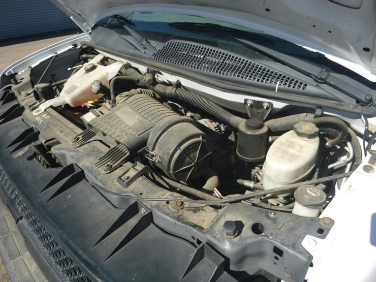2015-chevrolet-express-2500-image-10