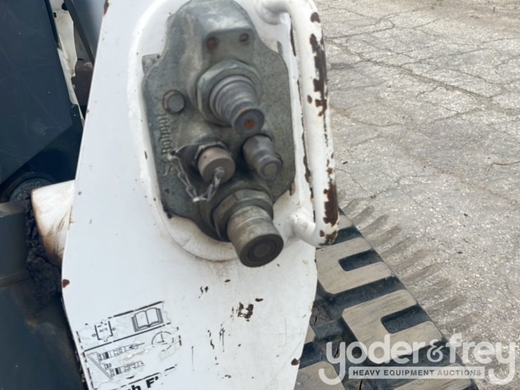 2016-bobcat-t870-image-29