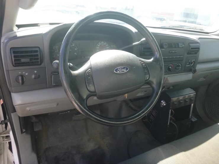 2005-ford-f450-image-12