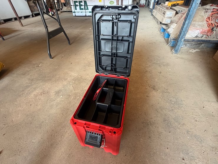 #12-•-milwaukee-packout-image-6