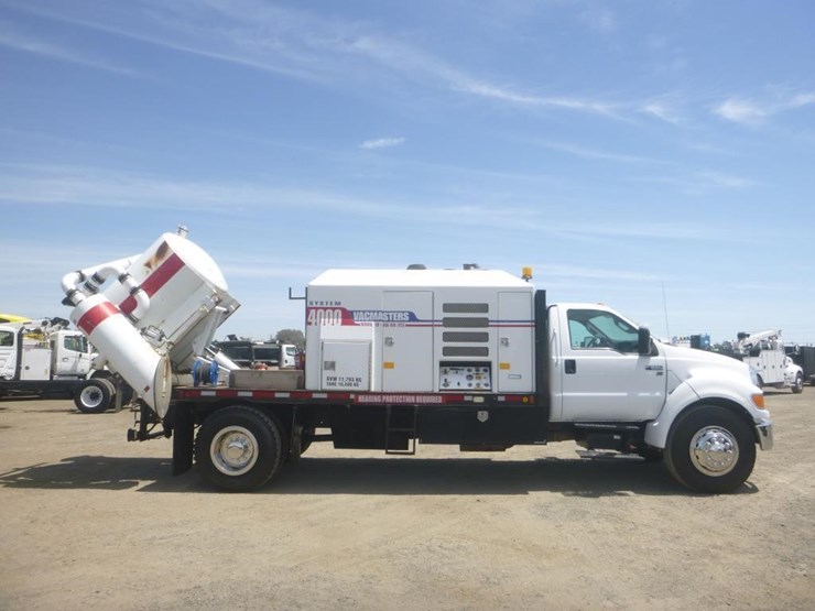 2015-ford-f650-image-10