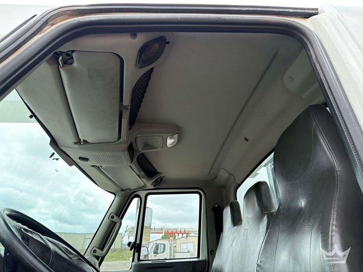2019-international-durastar-4300-image-53