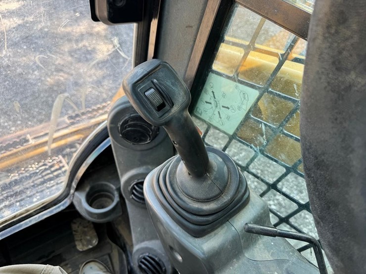 2017-caterpillar-249d-image-25