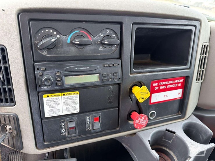 2008-international-durastar-4300-image-57