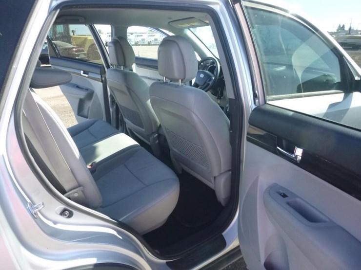 2012-kia-sorento-image-8