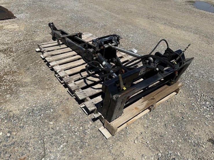 kubota-l4455a--4-pt-hitch-and-subframe-wh-auto-latch-uni-tach-image-2