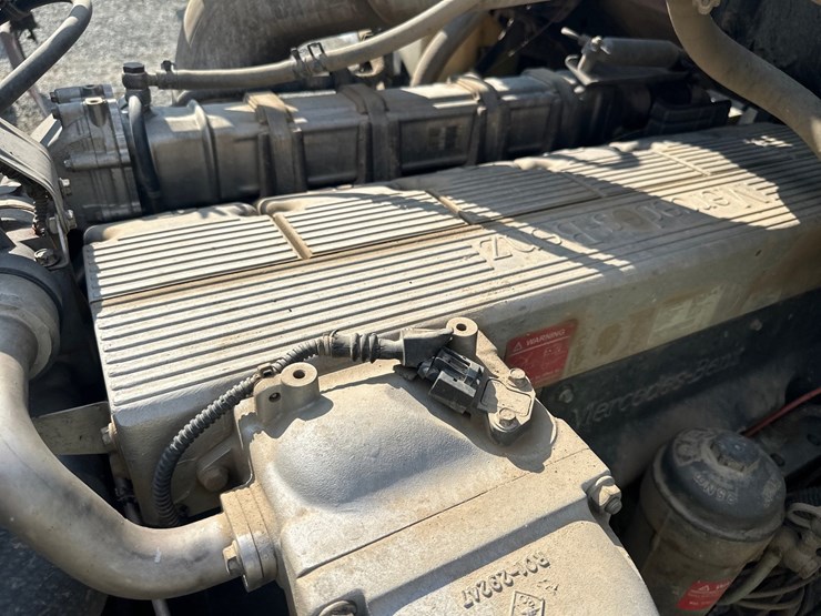 2007-sterling-l9500-image-38