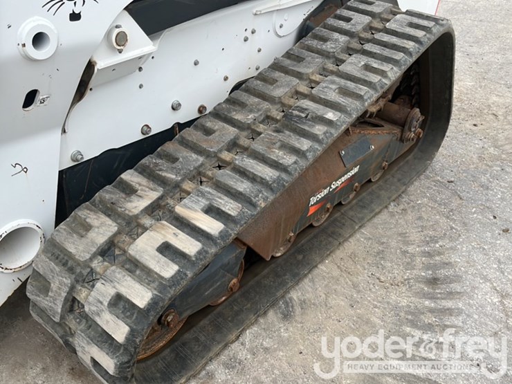 2022-bobcat-t870-image-25