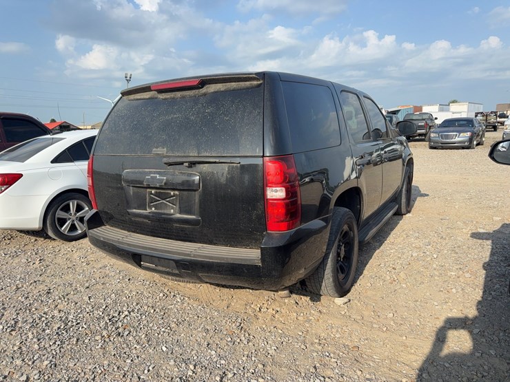 2014-chevrolet-tahoe-image-18