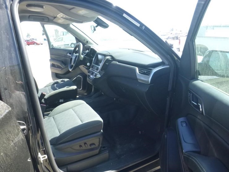 2018-chevrolet-tahoe-image-6