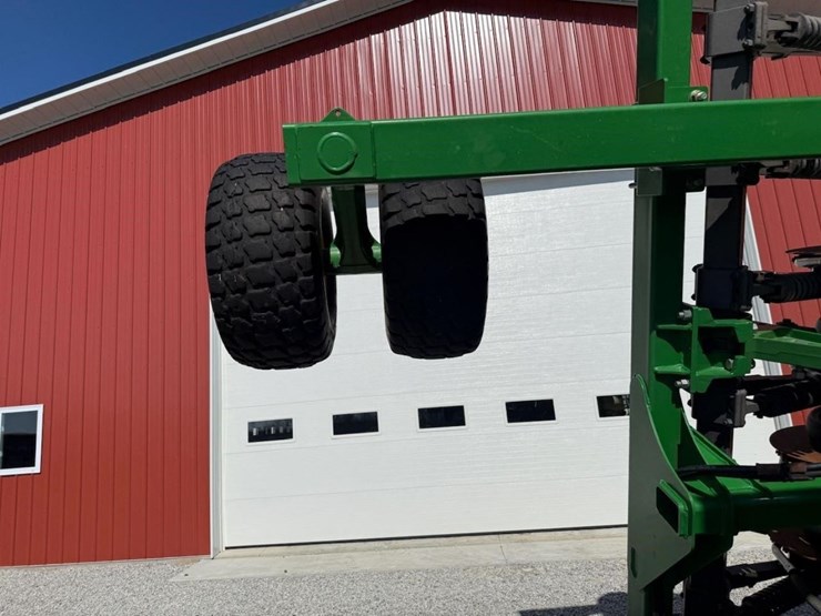2015-john-deere-1990-image-37